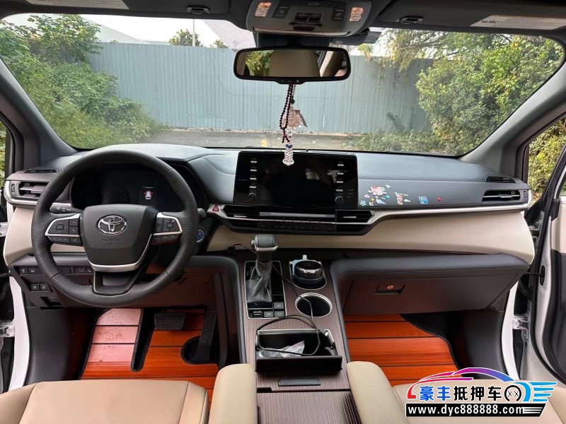 21年丰田塞纳轿车抵押车出售