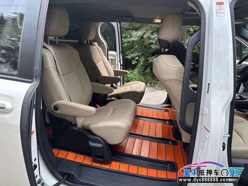 21年丰田塞纳轿车抵押车出售