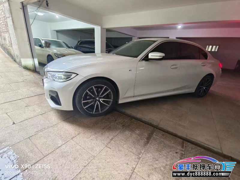 22年宝马3系轿车抵押车出售