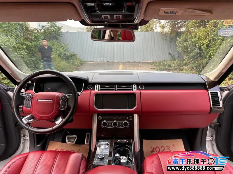 16年路虎揽胜行政轿车抵押车出售