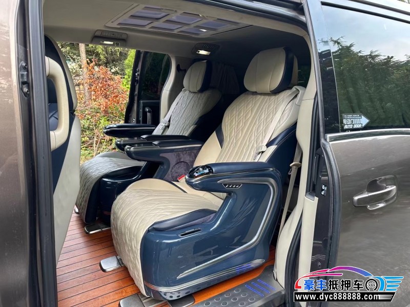 15年别克GL8轿车抵押车出售