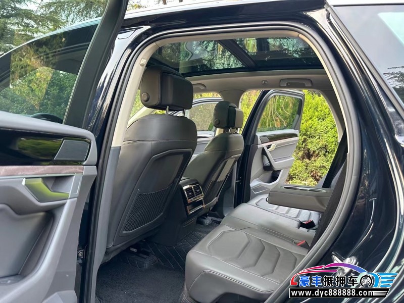 21年大众途锐轿车抵押车出售