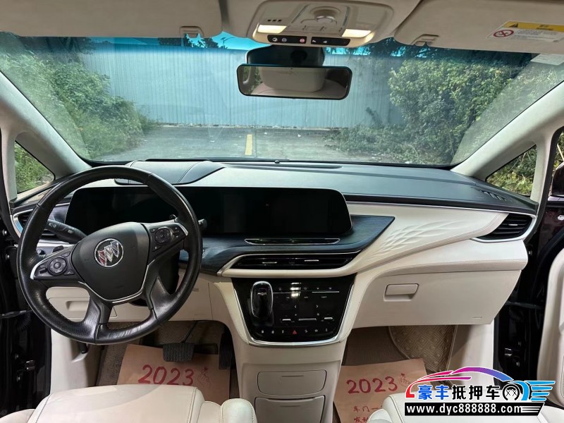 20年别克GL8轿车抵押车出售