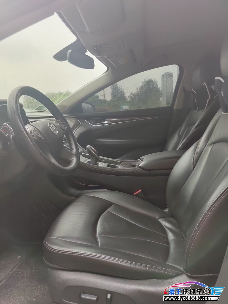 20年别克君越轿车抵押车出售