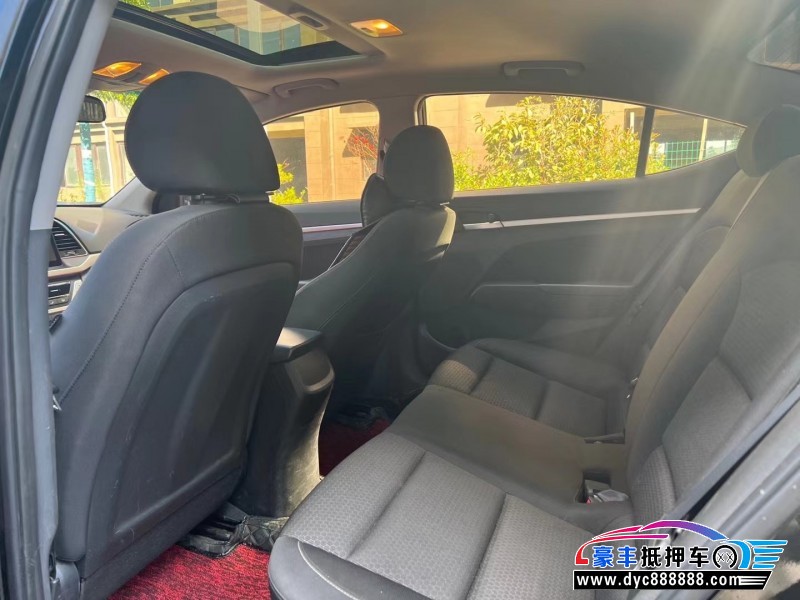 16年现代领动轿车抵押车出售