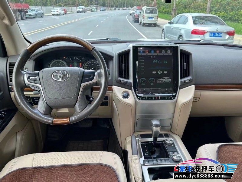 18年丰田兰德酷路泽轿车抵押车出售