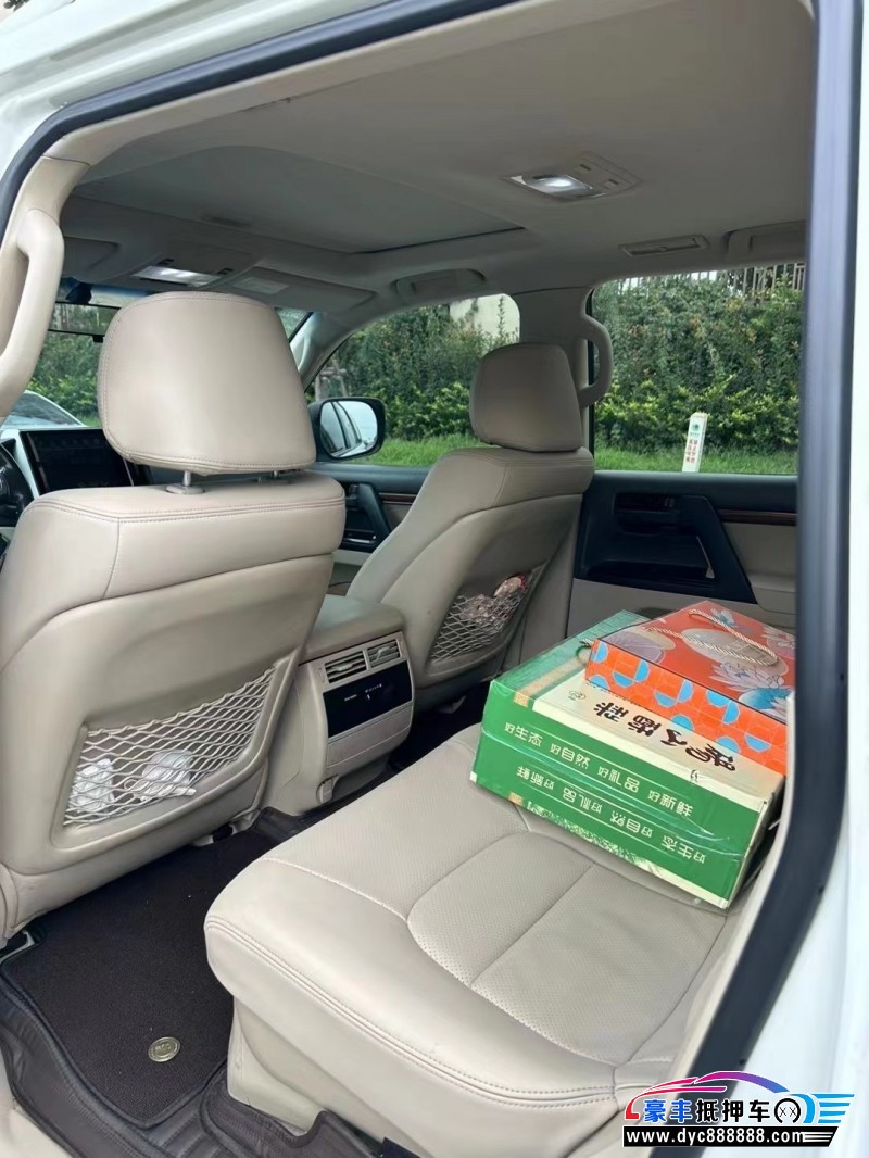 18年丰田兰德酷路泽轿车抵押车出售