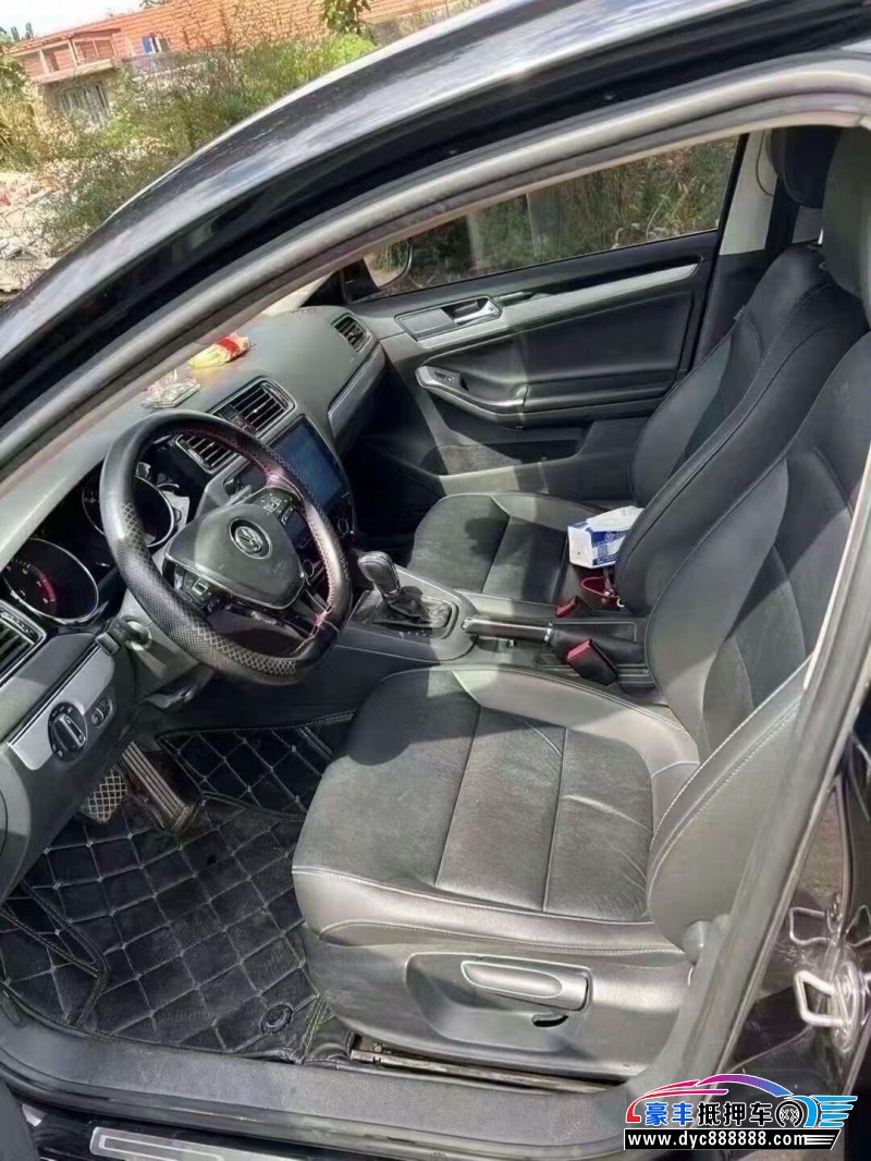 18年大众速腾轿车抵押车出售