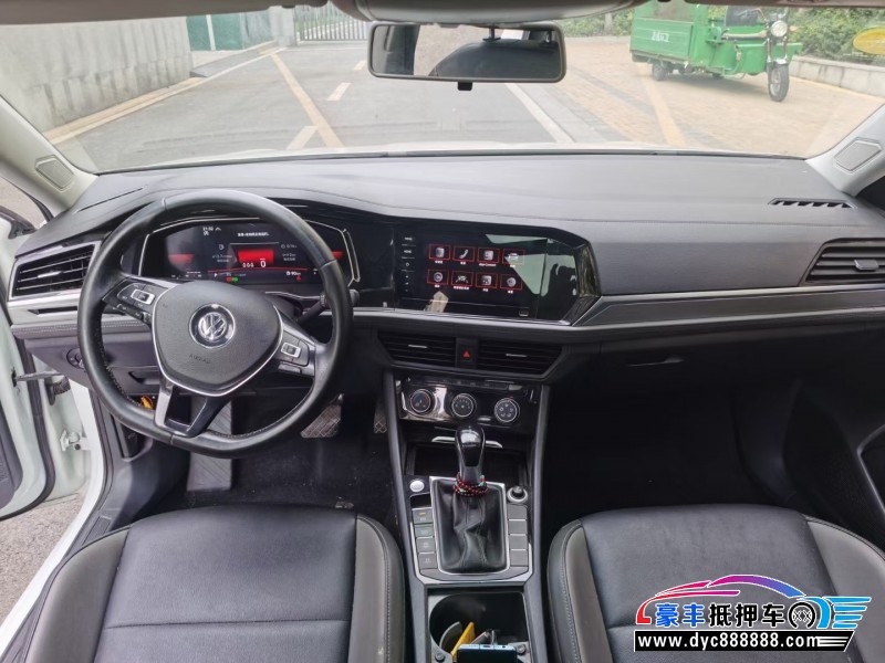 21年大众速腾轿车抵押车出售