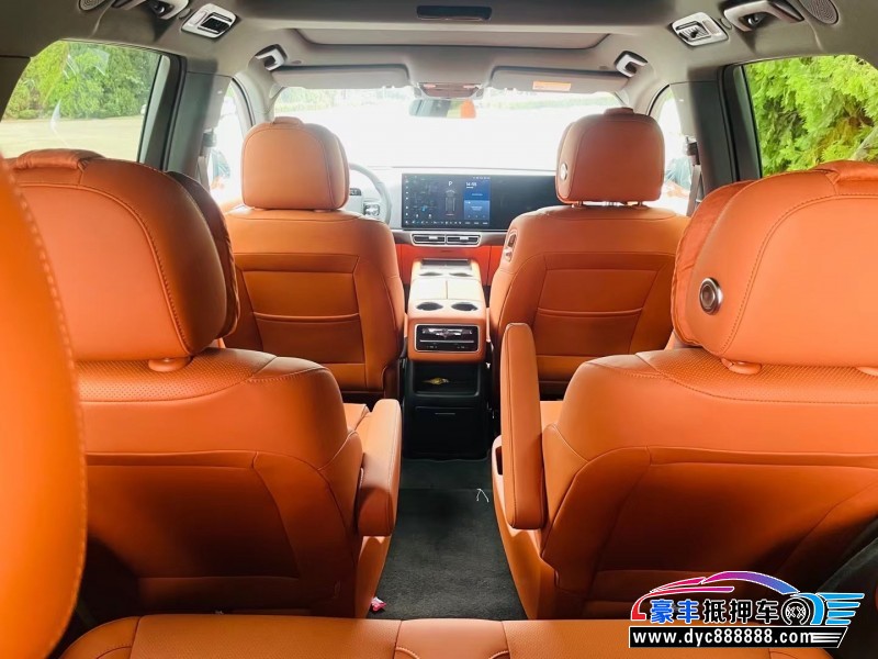 23年理想L8轿车抵押车出售