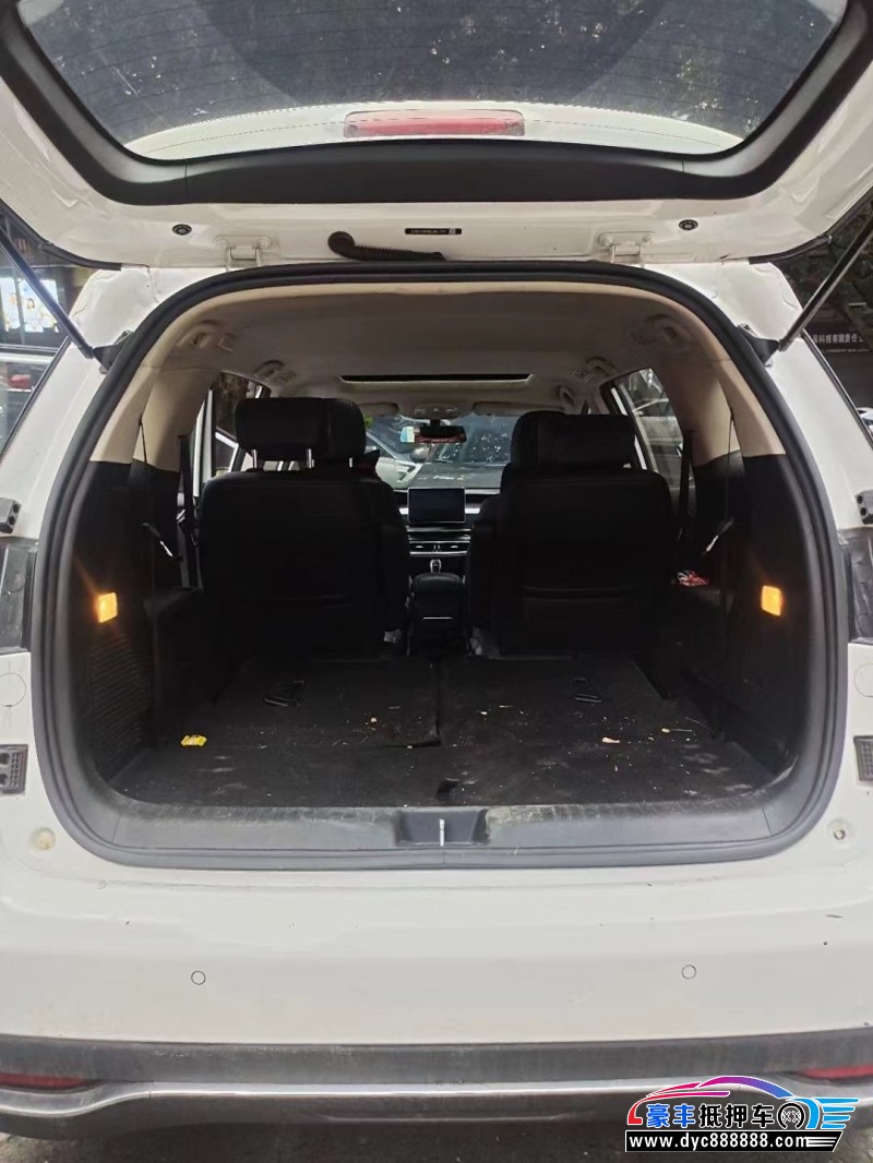 20年比亚迪宋轿车抵押车出售