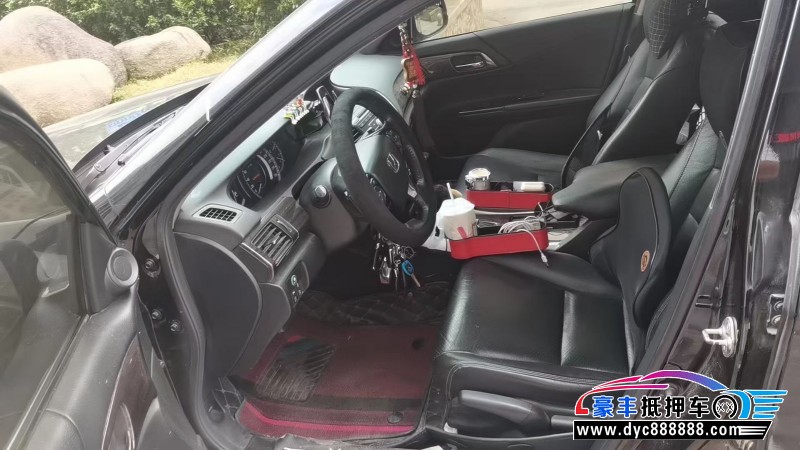 16年本田雅阁轿车抵押车出售