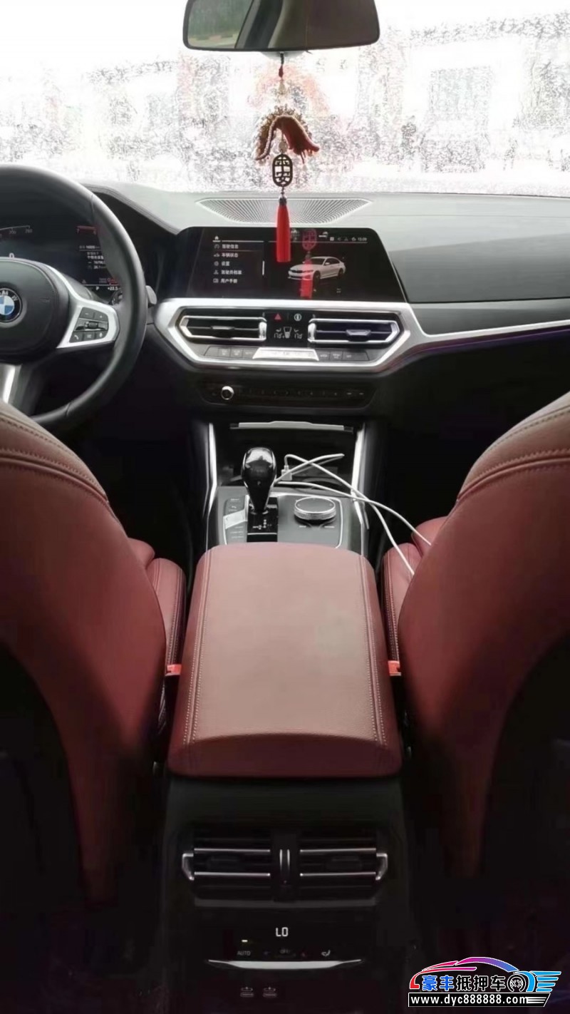 21年宝马3系轿车抵押车出售