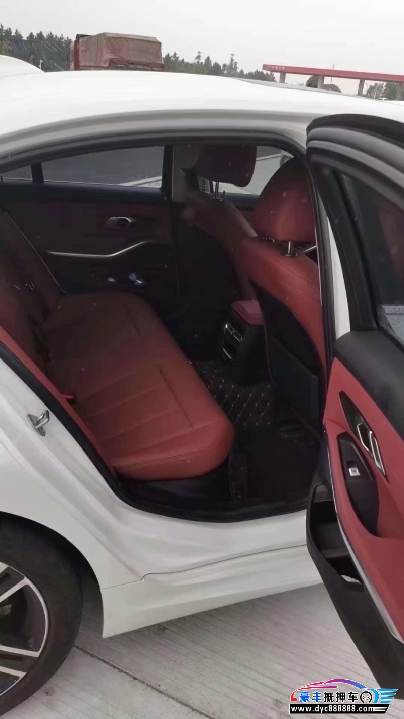 21年宝马3系轿车抵押车出售