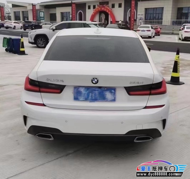 21年宝马3系轿车抵押车出售