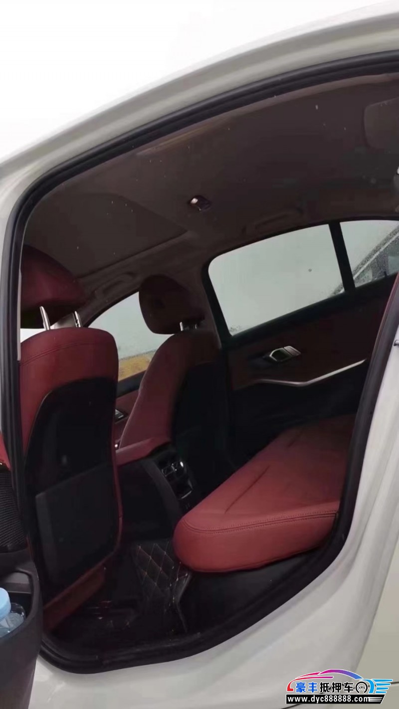 21年宝马3系轿车抵押车出售