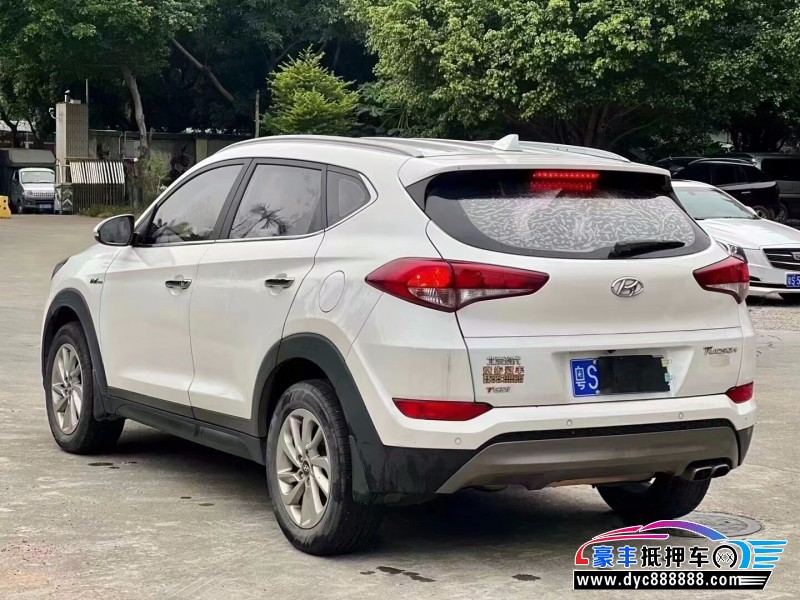 15年现代途胜轿车抵押车出售