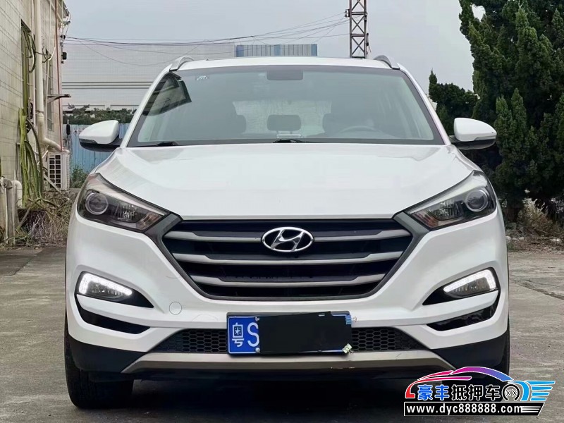 15年现代途胜轿车抵押车出售