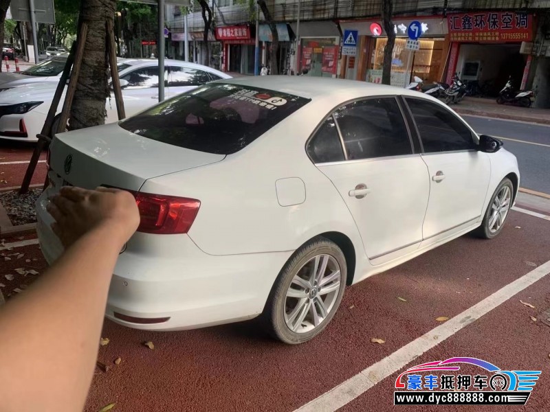 18年大众速腾轿车抵押车出售