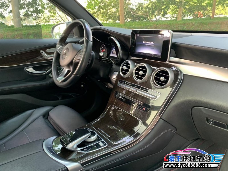 17年奔驰GLCSUV抵押车出售