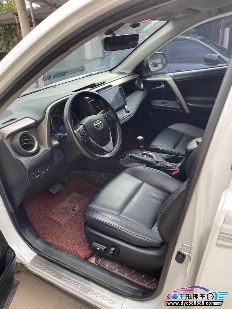 16年丰田RAV4轿车抵押车出售