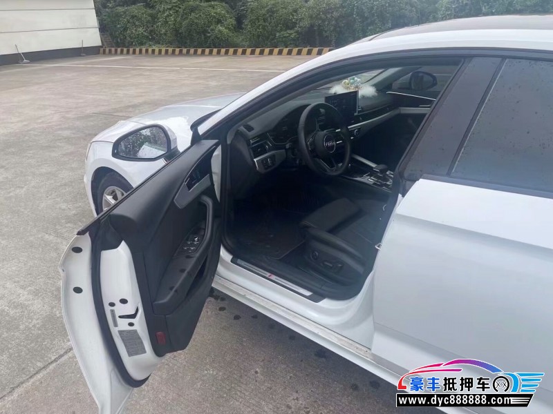 22年奥迪A5轿车抵押车出售