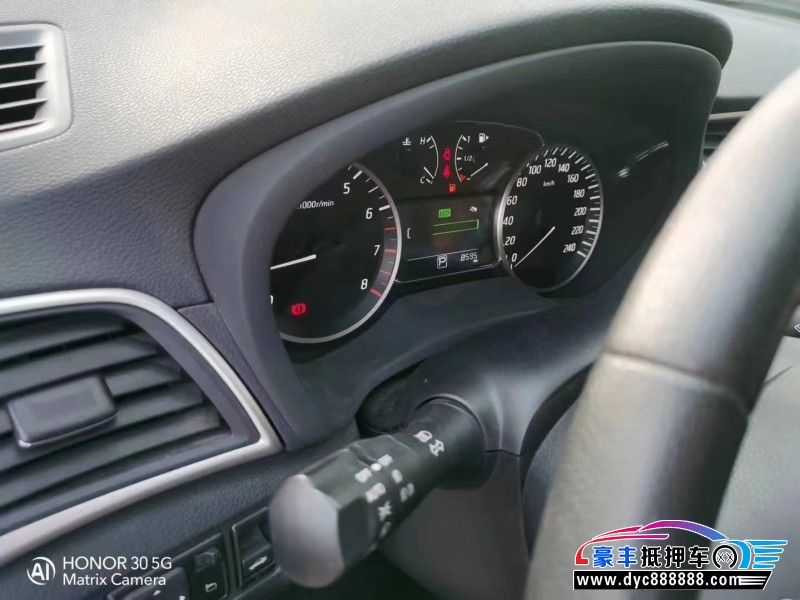 19年日产轩逸轿车抵押车出售