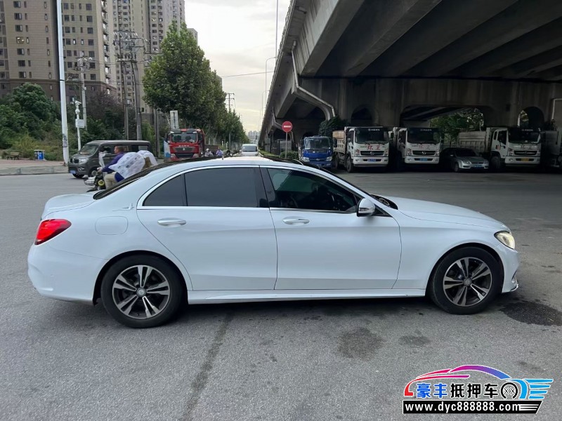 17年奔驰C轿车抵押车出售