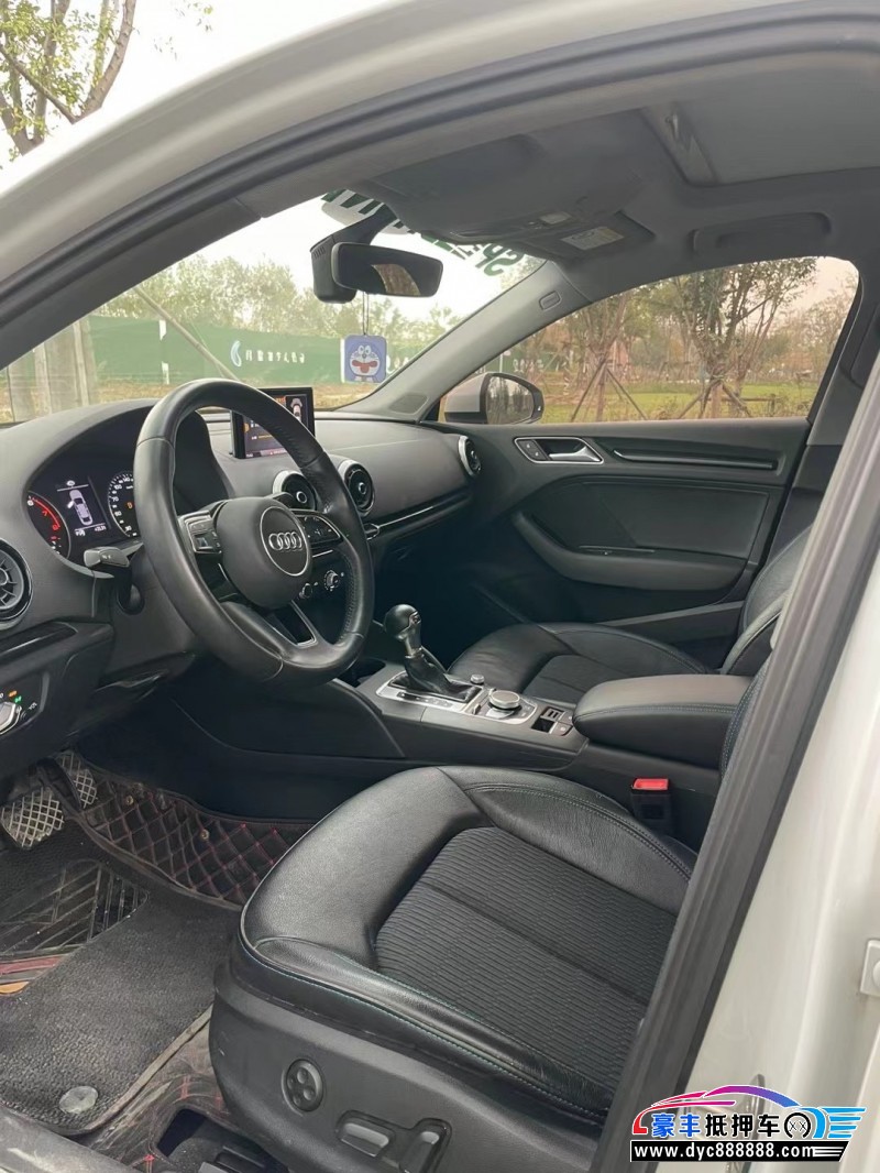 18年奥迪A3轿车抵押车出售