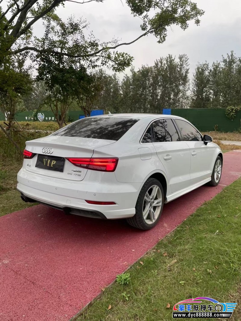 18年奥迪A3轿车抵押车出售