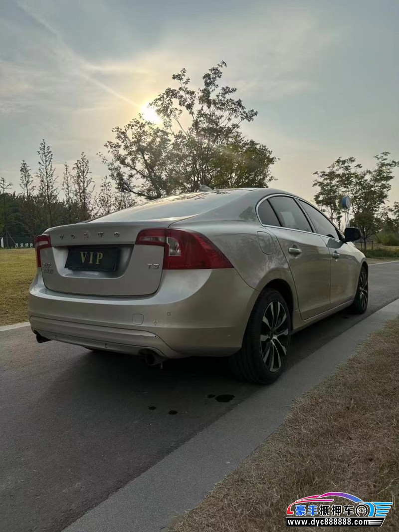 18年沃尔沃S60轿车抵押车出售