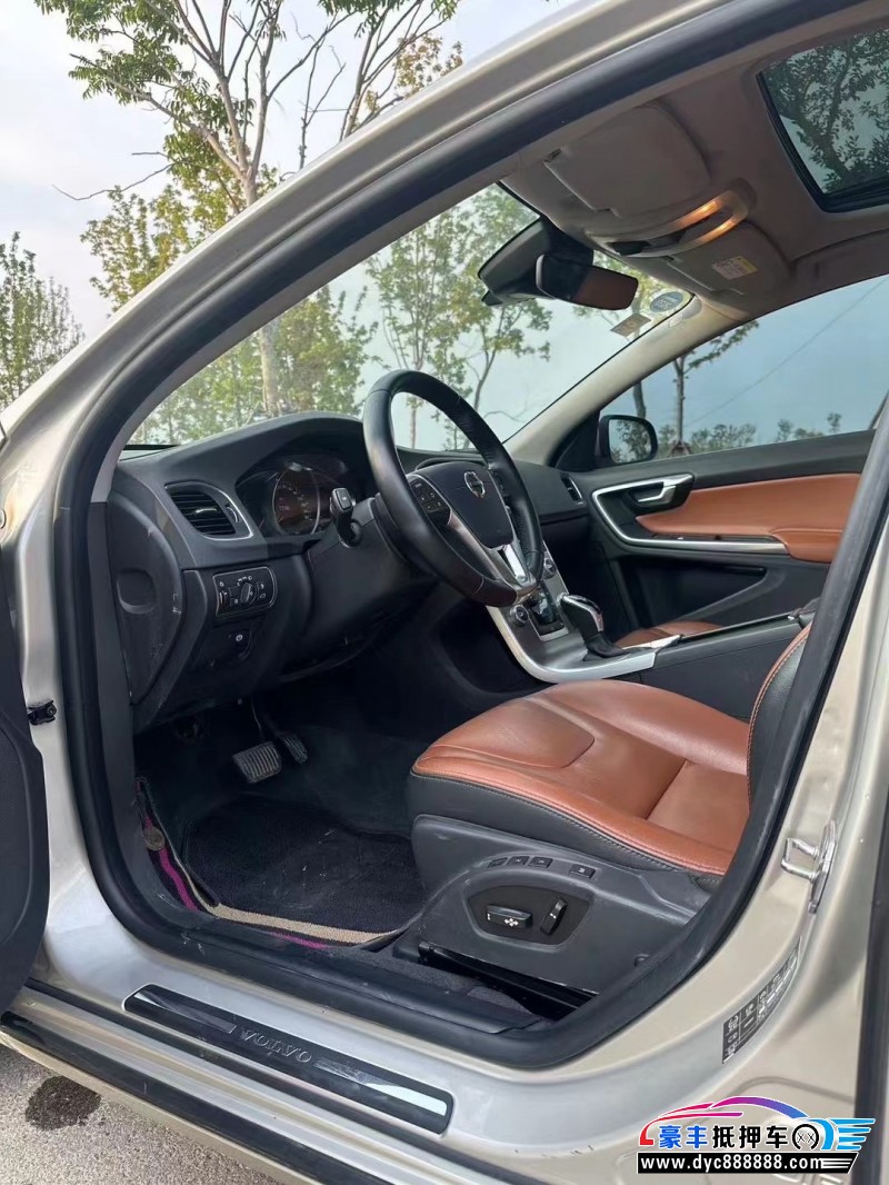 18年沃尔沃S60轿车抵押车出售