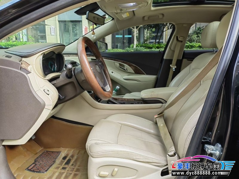 14年别克君越轿车抵押车出售