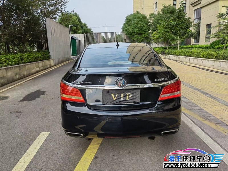 14年别克君越轿车抵押车出售