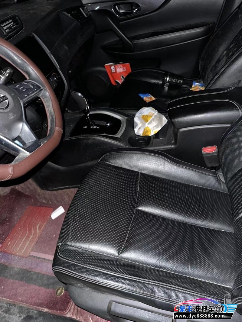 17年日产奇骏轿车抵押车出售