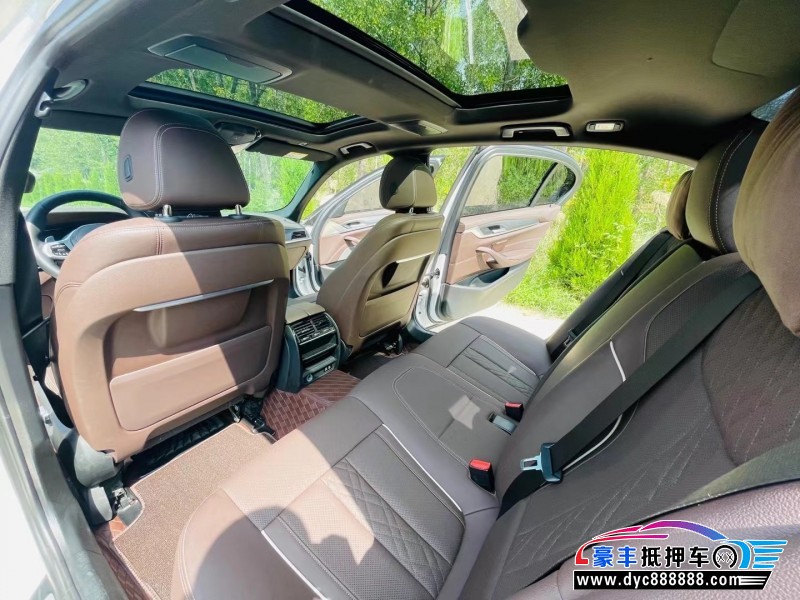 20年宝马5系轿车抵押车出售