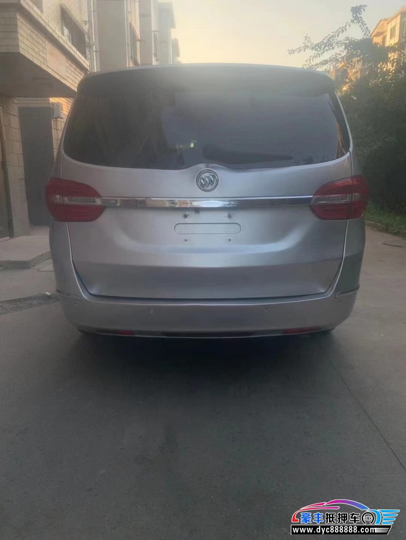 17年别克GL8轿车抵押车出售