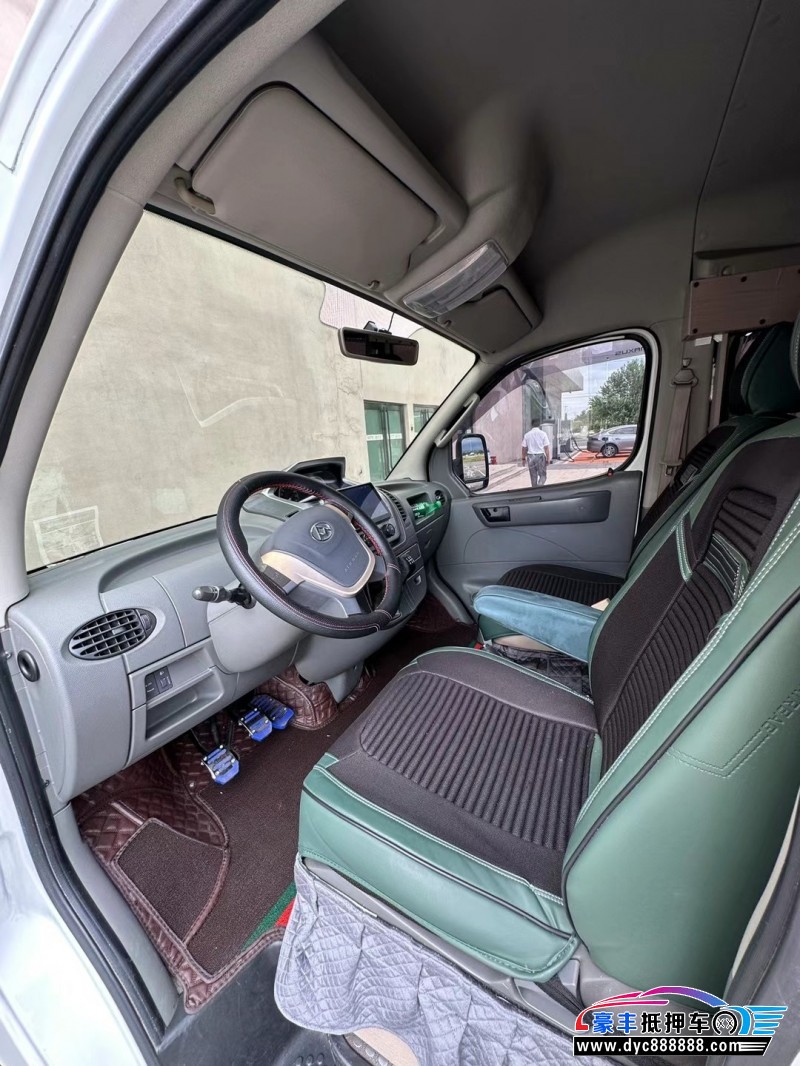 18年上汽大通V80微面抵押车出售