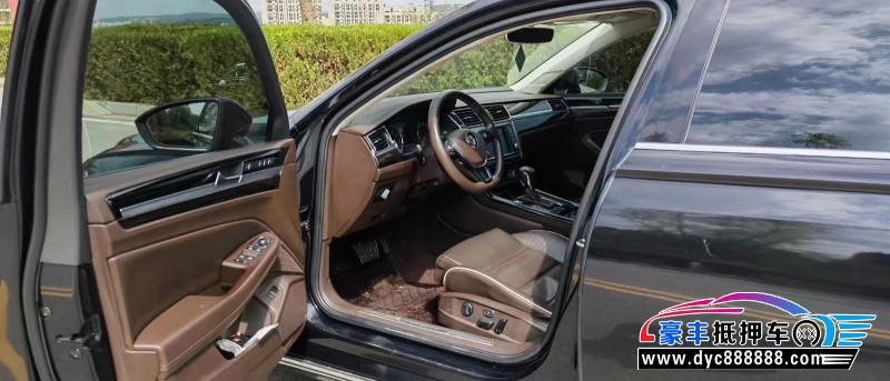 17年大众辉昂轿车抵押车出售