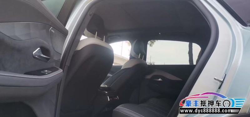 23年极狐阿尔法S轿车抵押车出售