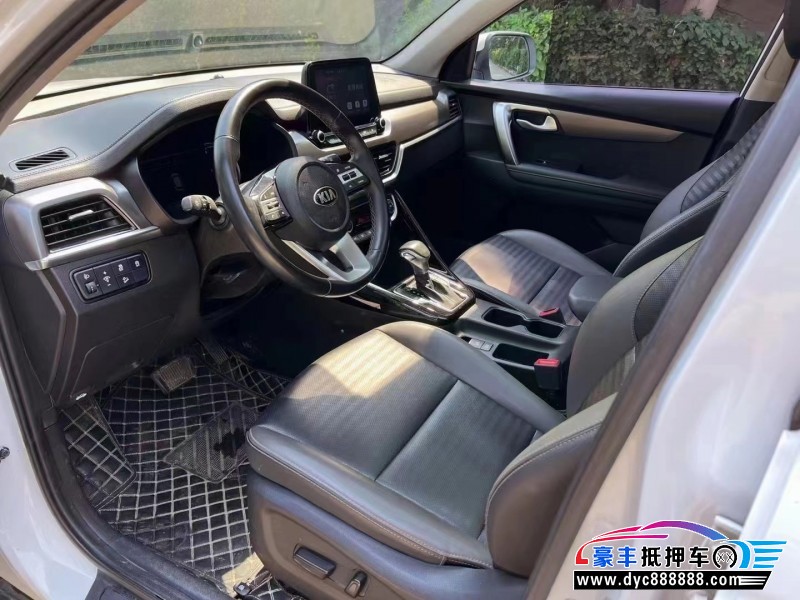 21年起亚智跑轿车抵押车出售