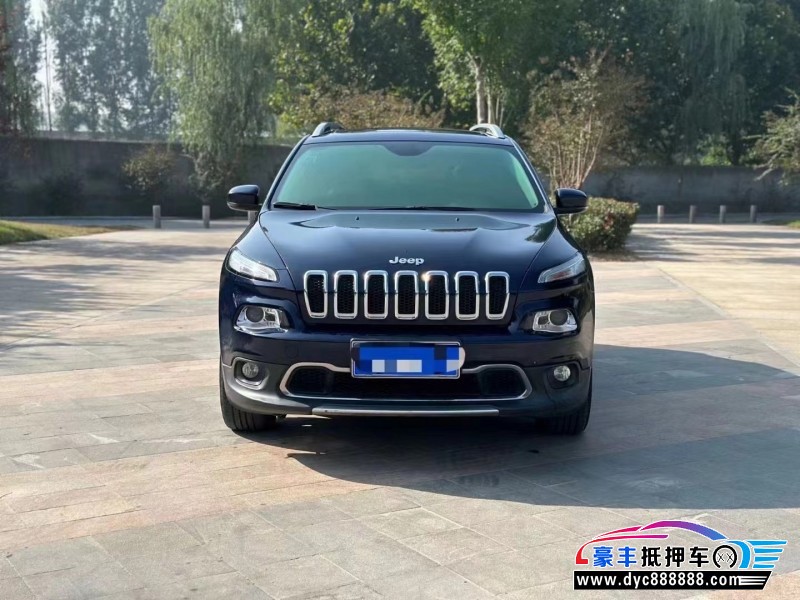 18年Jeep自由光轿车抵押车出售