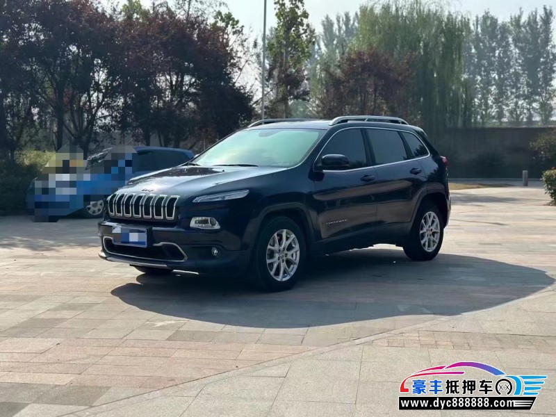 18年Jeep自由光轿车抵押车出售