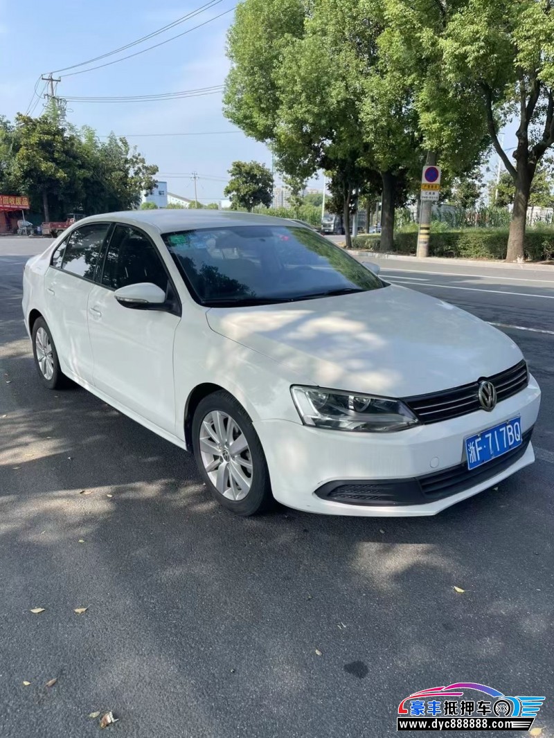 14年大众速腾轿车抵押车出售