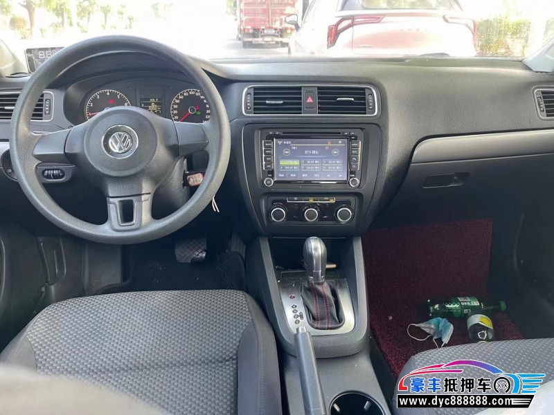 14年大众速腾轿车抵押车出售