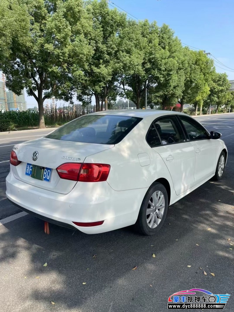 14年大众速腾轿车抵押车出售