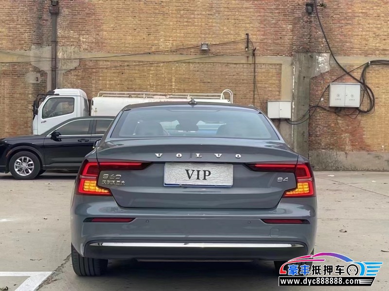 23年沃尔沃S60轿车抵押车出售
