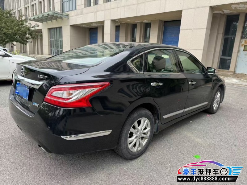 14年日产天籁轿车抵押车出售