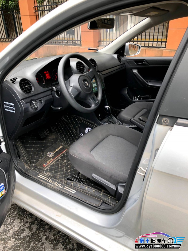 16年大众捷达轿车抵押车出售