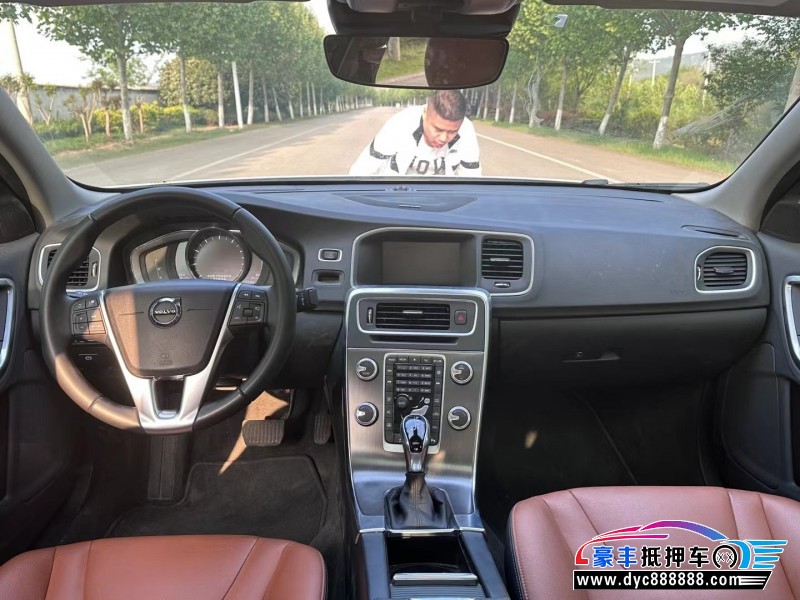 20年沃尔沃S60轿车抵押车出售